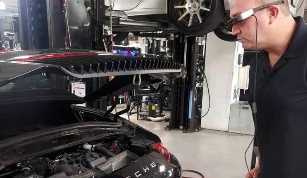 ar porsche 1024x592 - Augmented Reality Changes Manufacturing. Here&rsquo;s How
